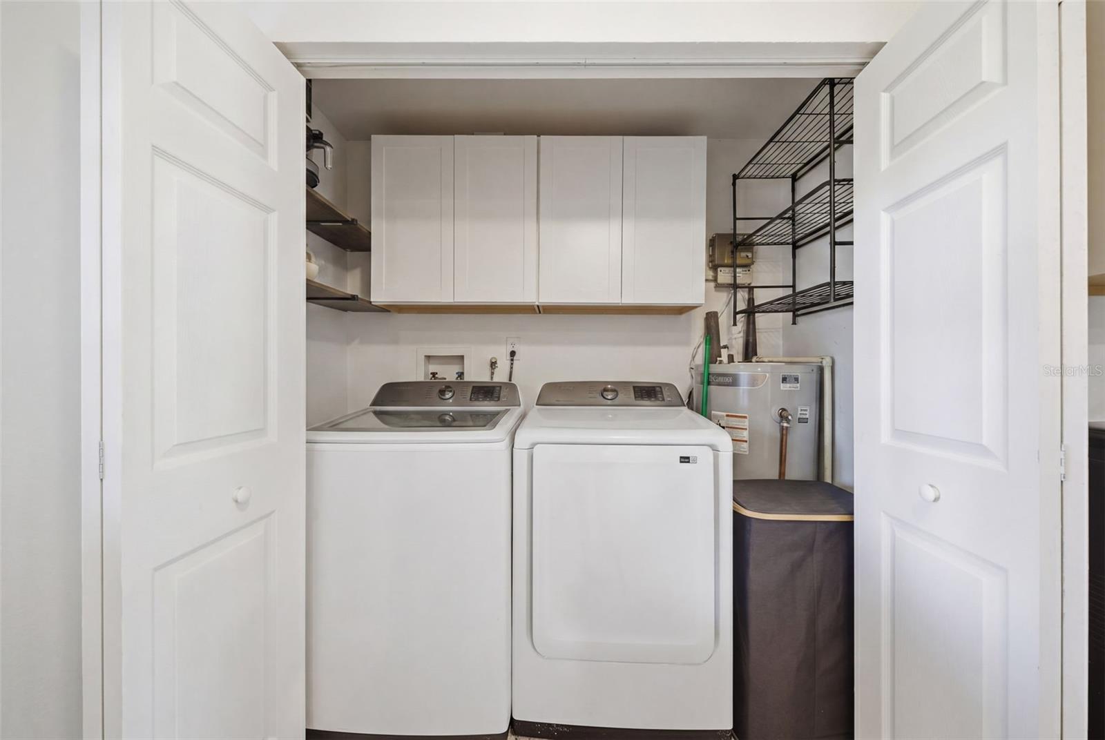 Image 17 of 27 For 720 Locust Street