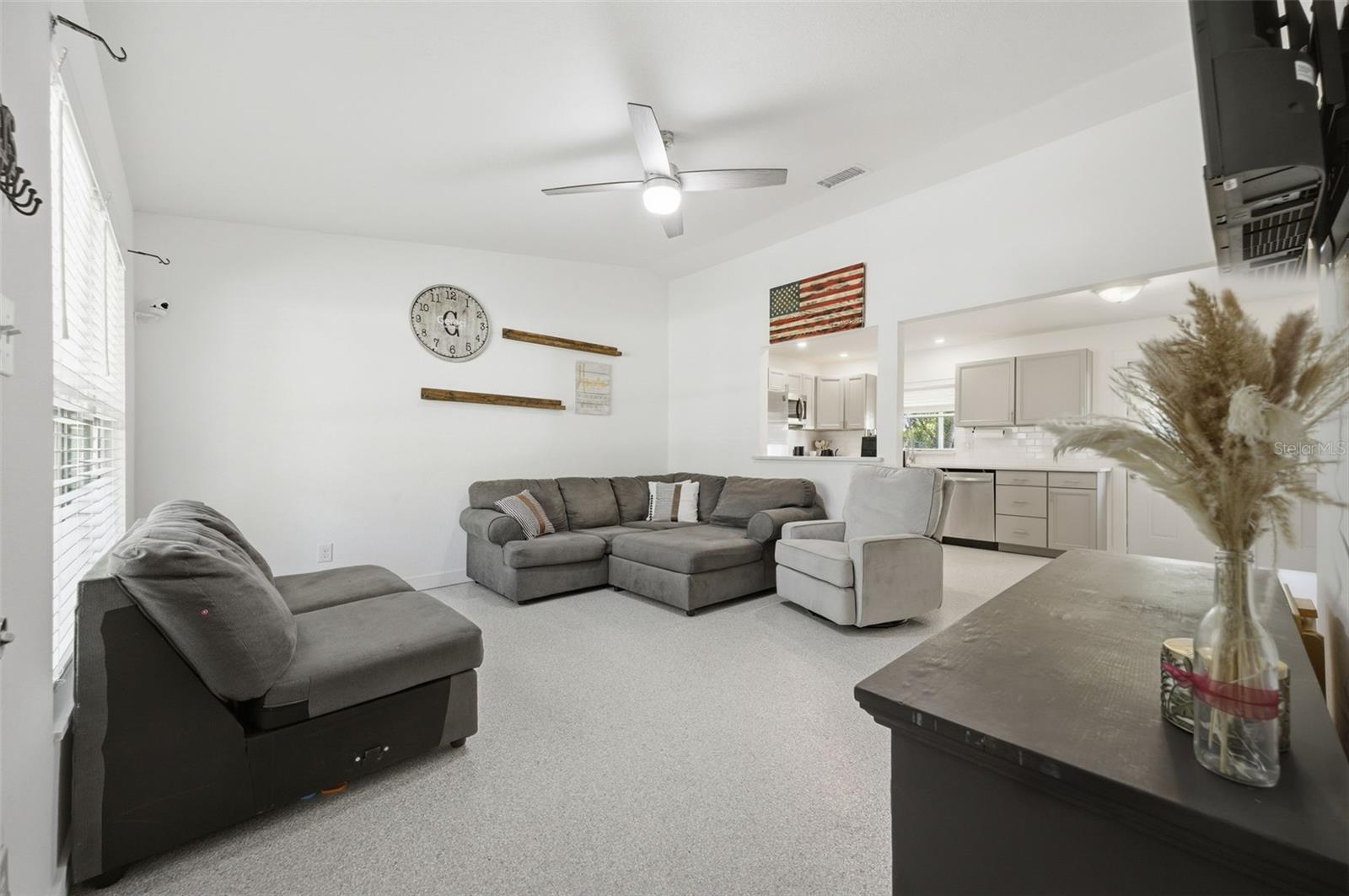 Image 5 of 27 For 720 Locust Street