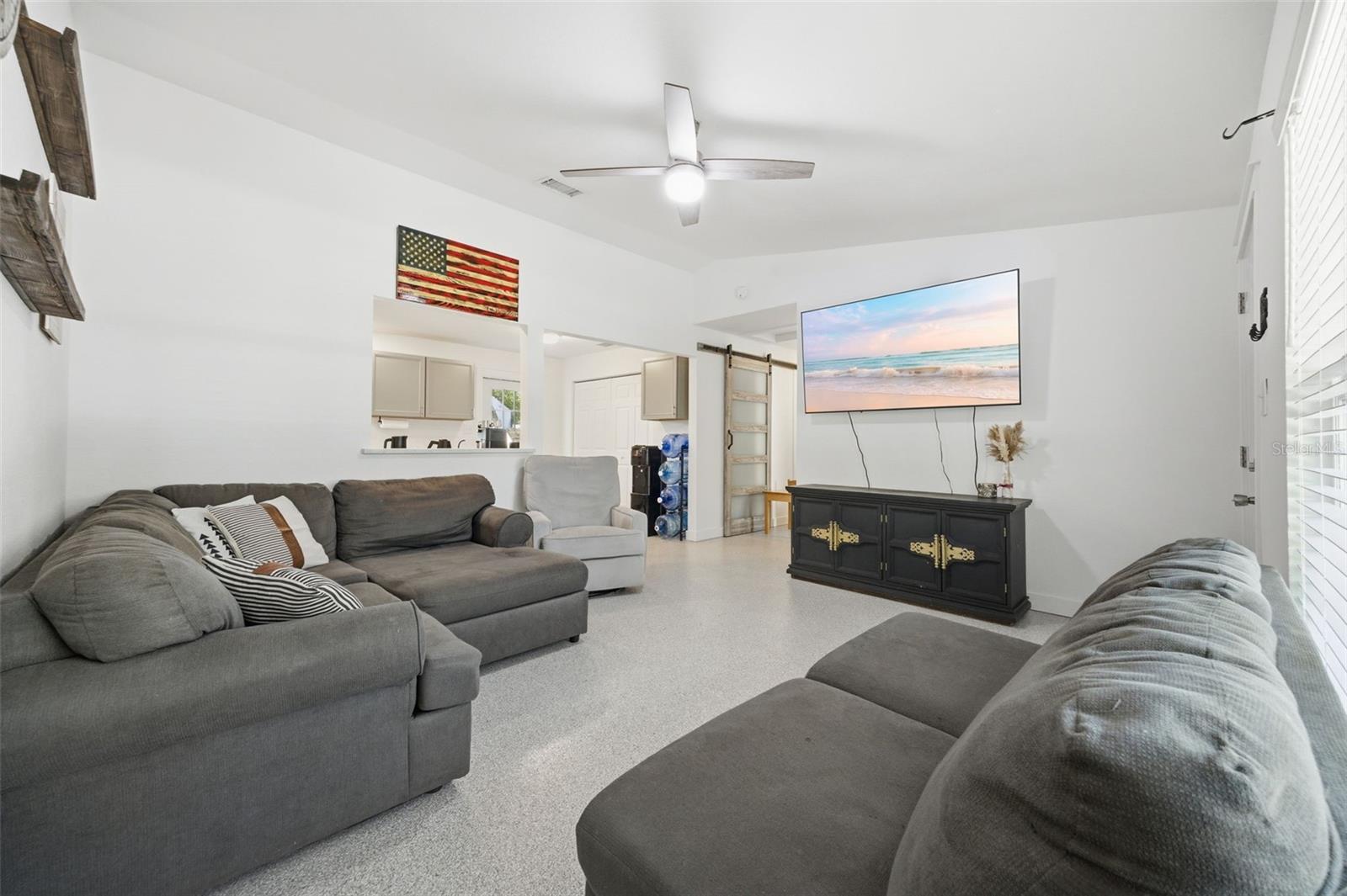 Image 6 of 27 For 720 Locust Street