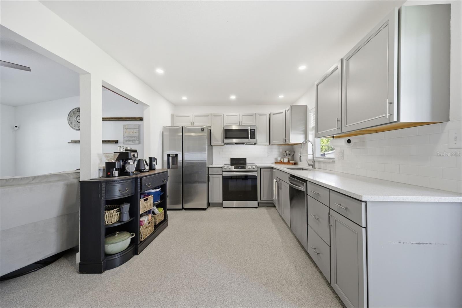 Image 7 of 27 For 720 Locust Street