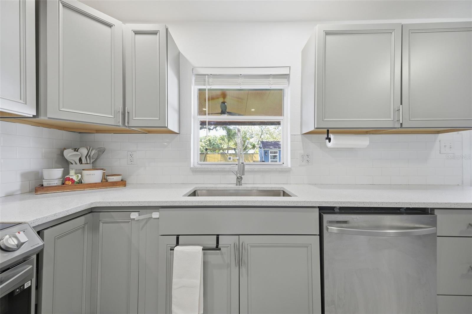 Image 9 of 27 For 720 Locust Street