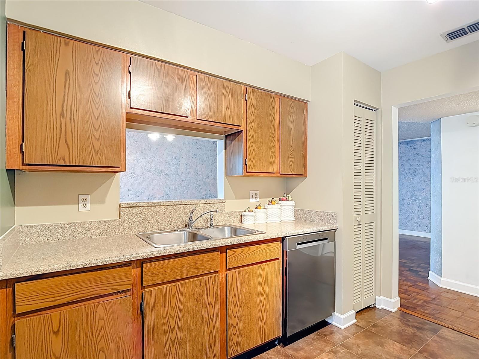 Image 10 of 53 For 16851 Le Clare Shores Drive