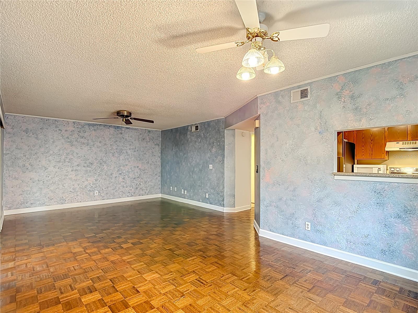 Image 14 of 53 For 16851 Le Clare Shores Drive