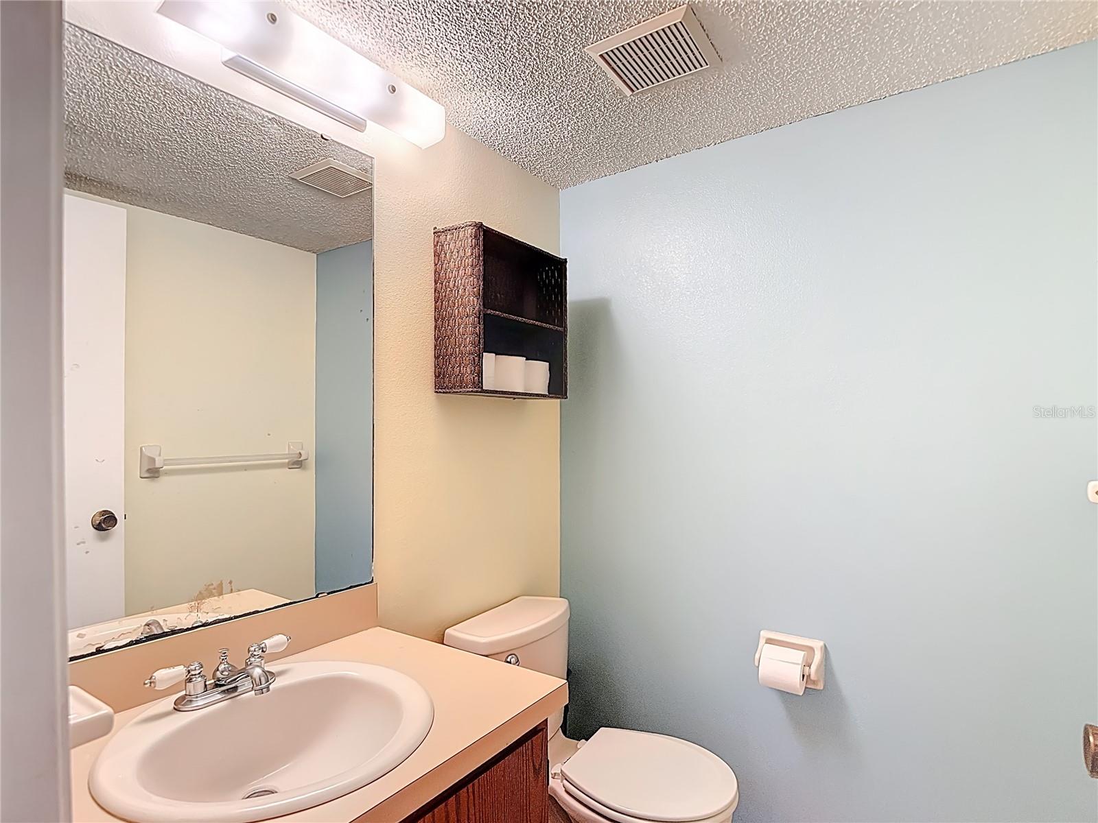 Image 19 of 53 For 16851 Le Clare Shores Drive