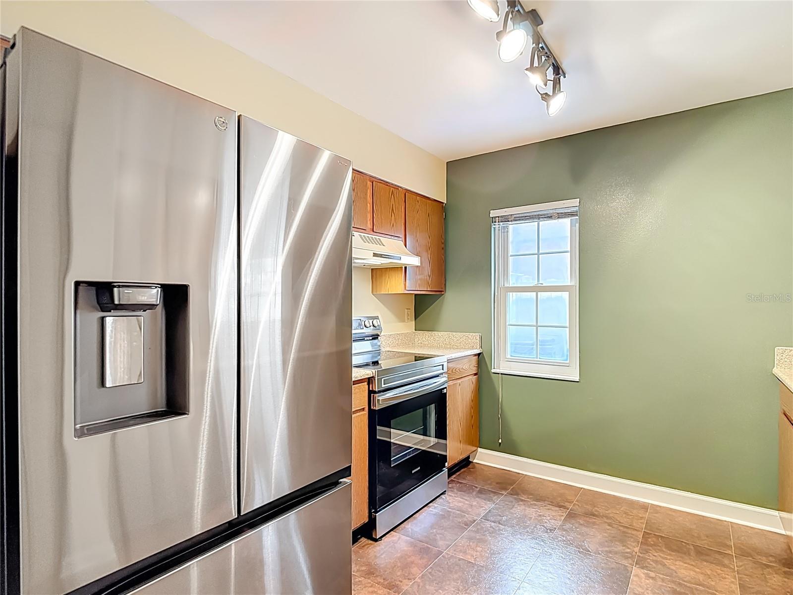 Image 6 of 53 For 16851 Le Clare Shores Drive