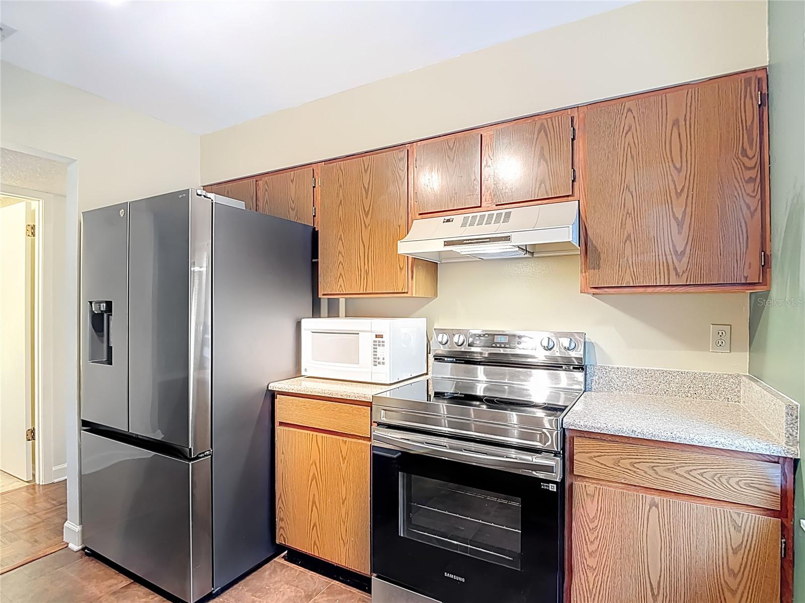 Image 9 of 53 For 16851 Le Clare Shores Drive