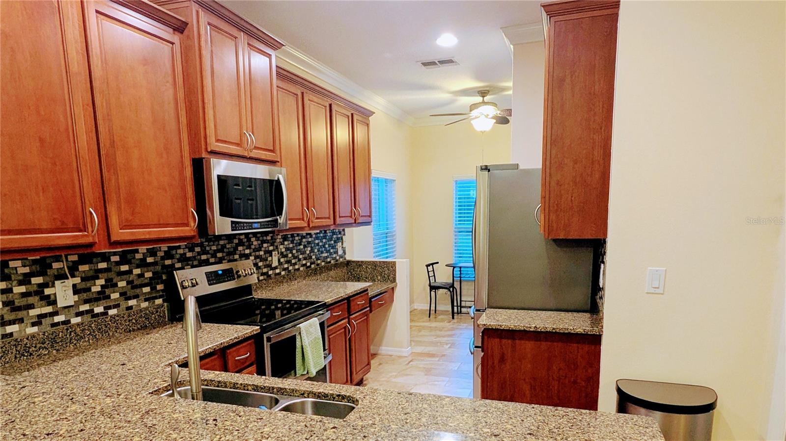 Listing photo id 12 for 20115 Indian Rosewood Drive