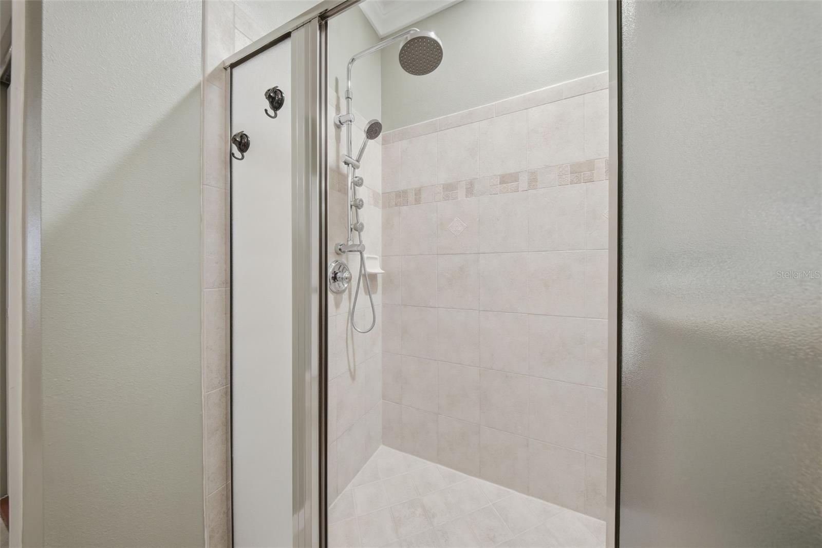 Listing photo id 21 for 20115 Indian Rosewood Drive