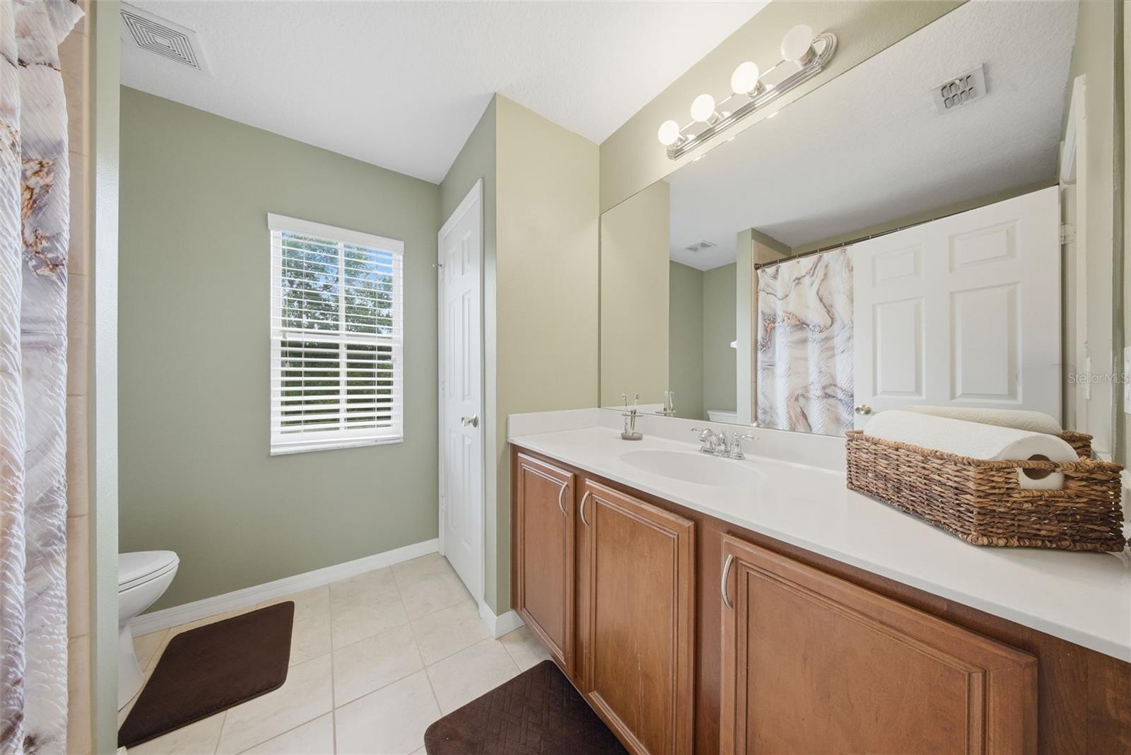 Listing photo id 25 for 20115 Indian Rosewood Drive