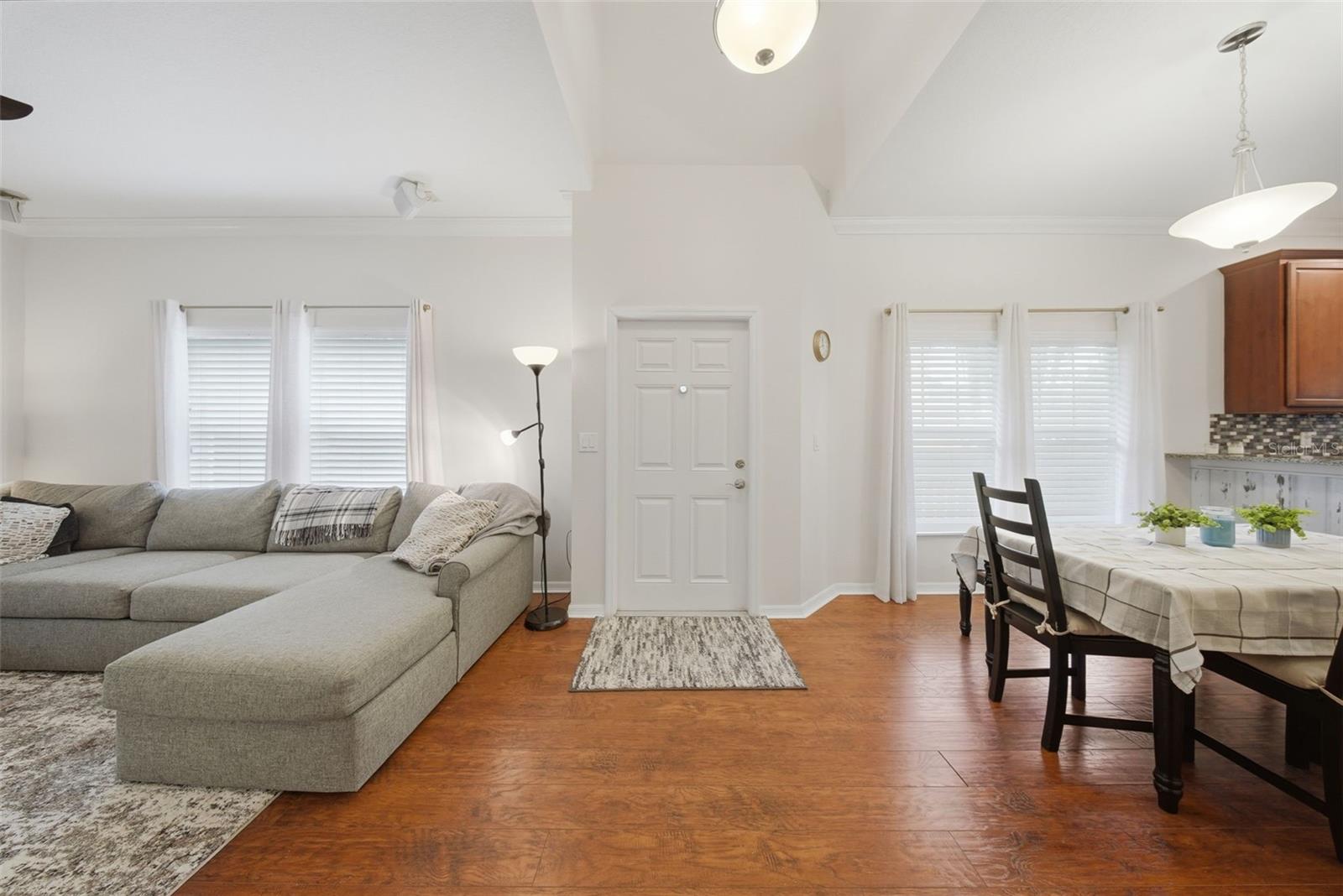 Listing photo id 3 for 20115 Indian Rosewood Drive