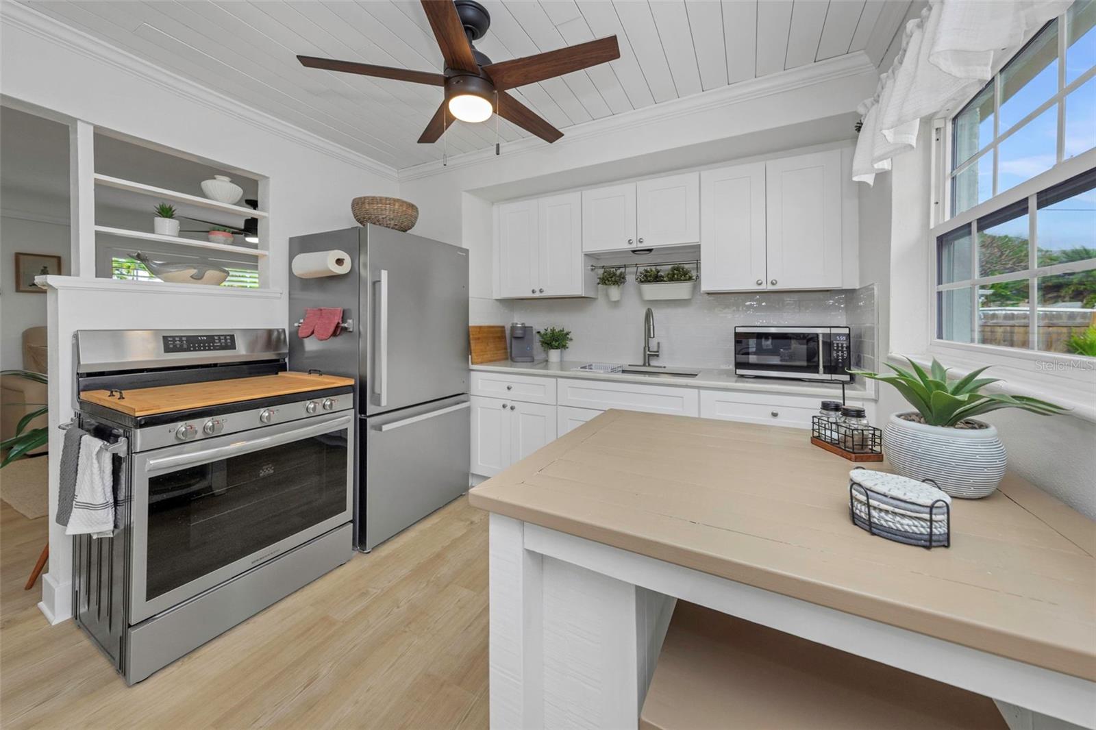 Image 15 of 42 For 550 80th Avenue