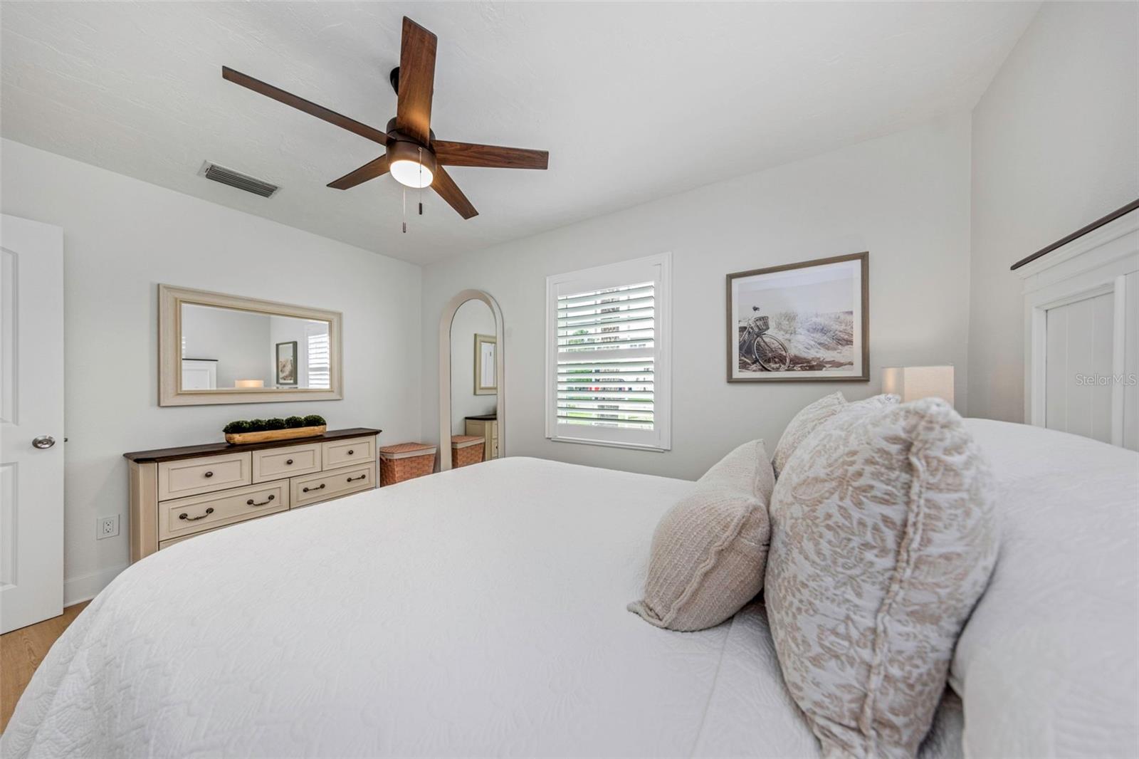 Image 22 of 42 For 550 80th Avenue