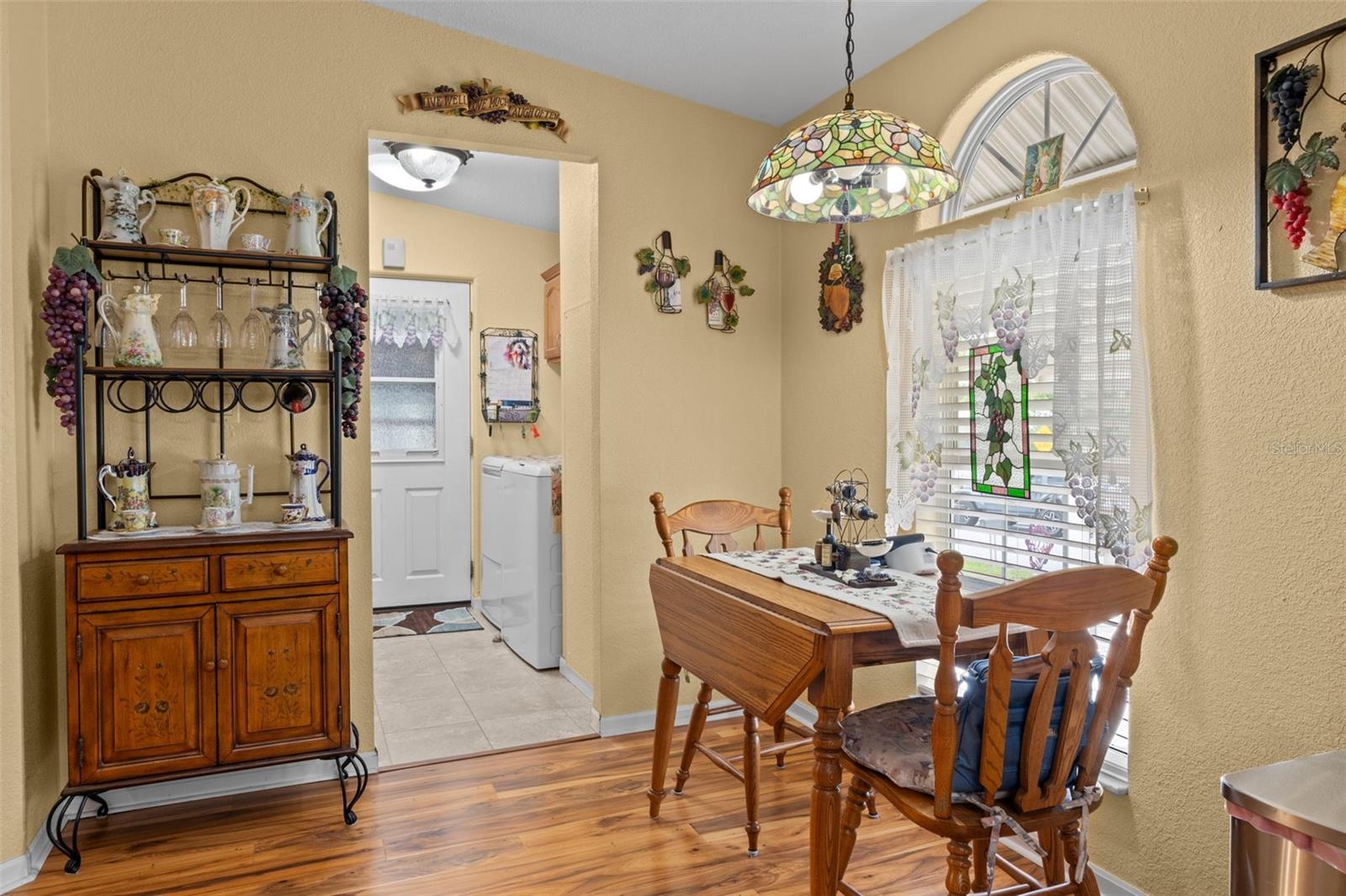 Image 18 of 56 For 7340 Devine Avenue