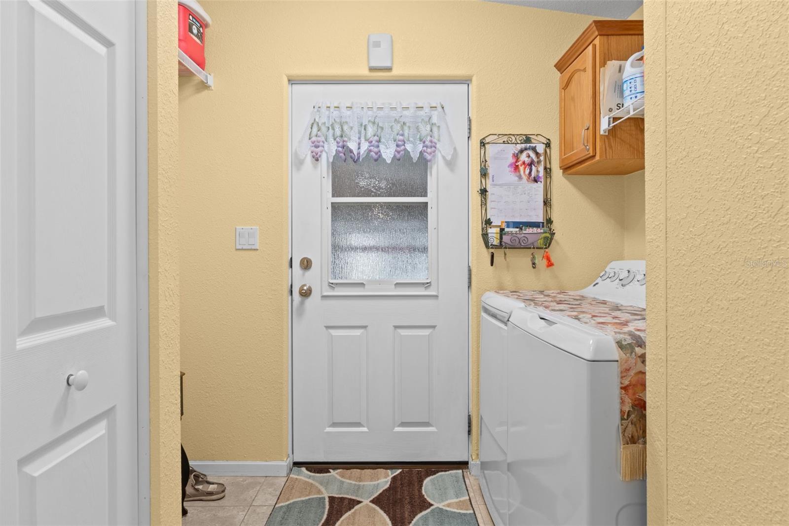 Image 19 of 56 For 7340 Devine Avenue