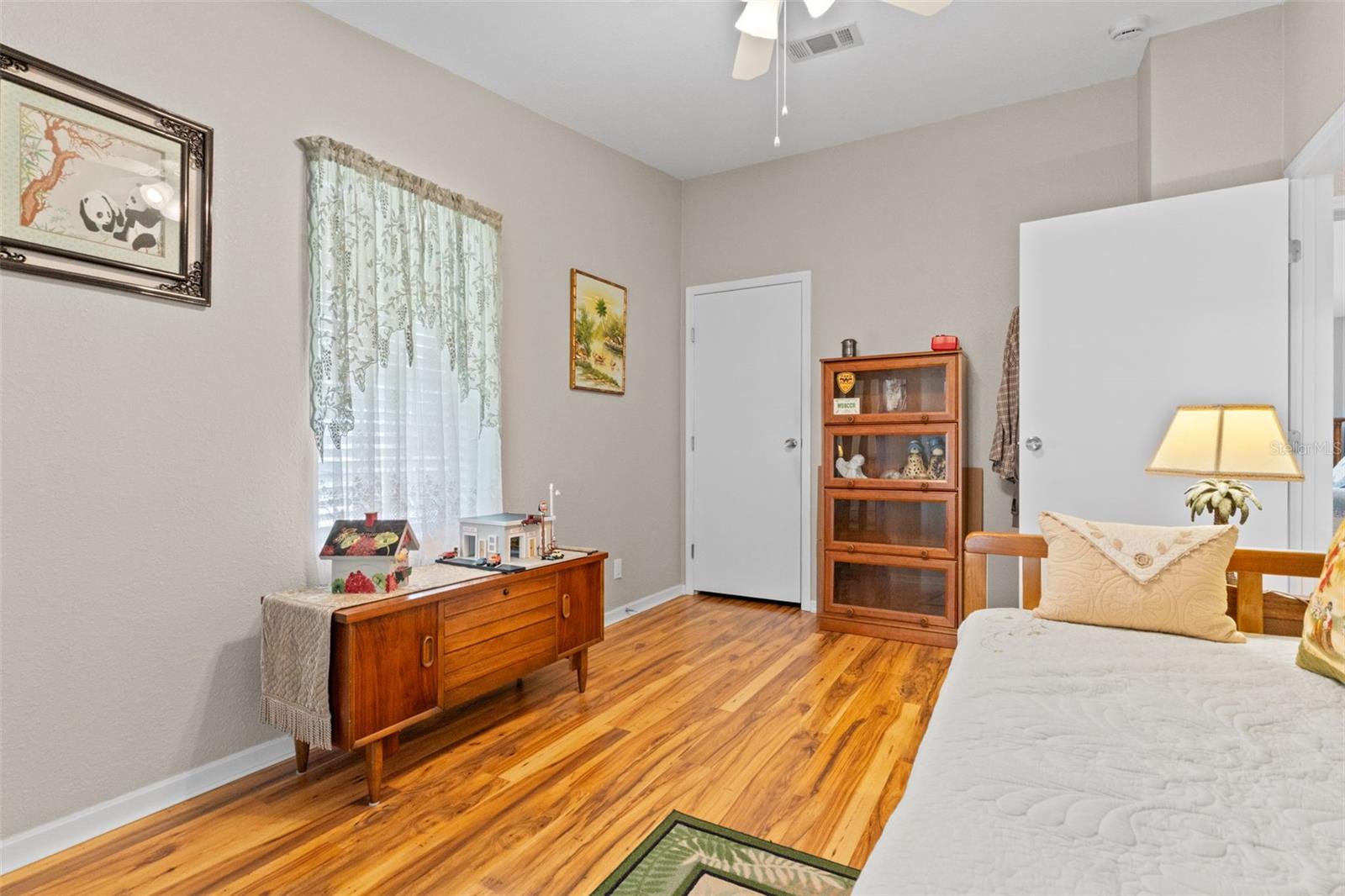 Image 25 of 56 For 7340 Devine Avenue