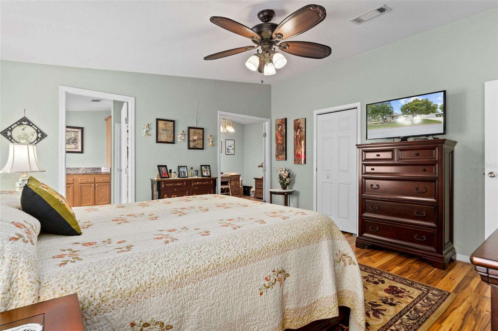 Image 28 of 56 For 7340 Devine Avenue