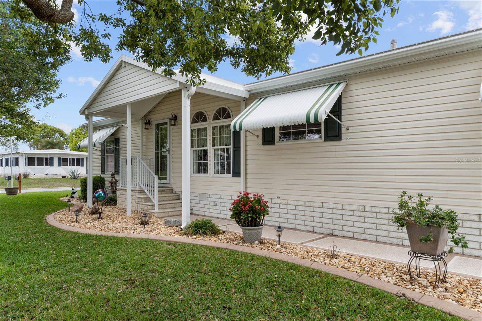 Image 4 of 56 For 7340 Devine Avenue