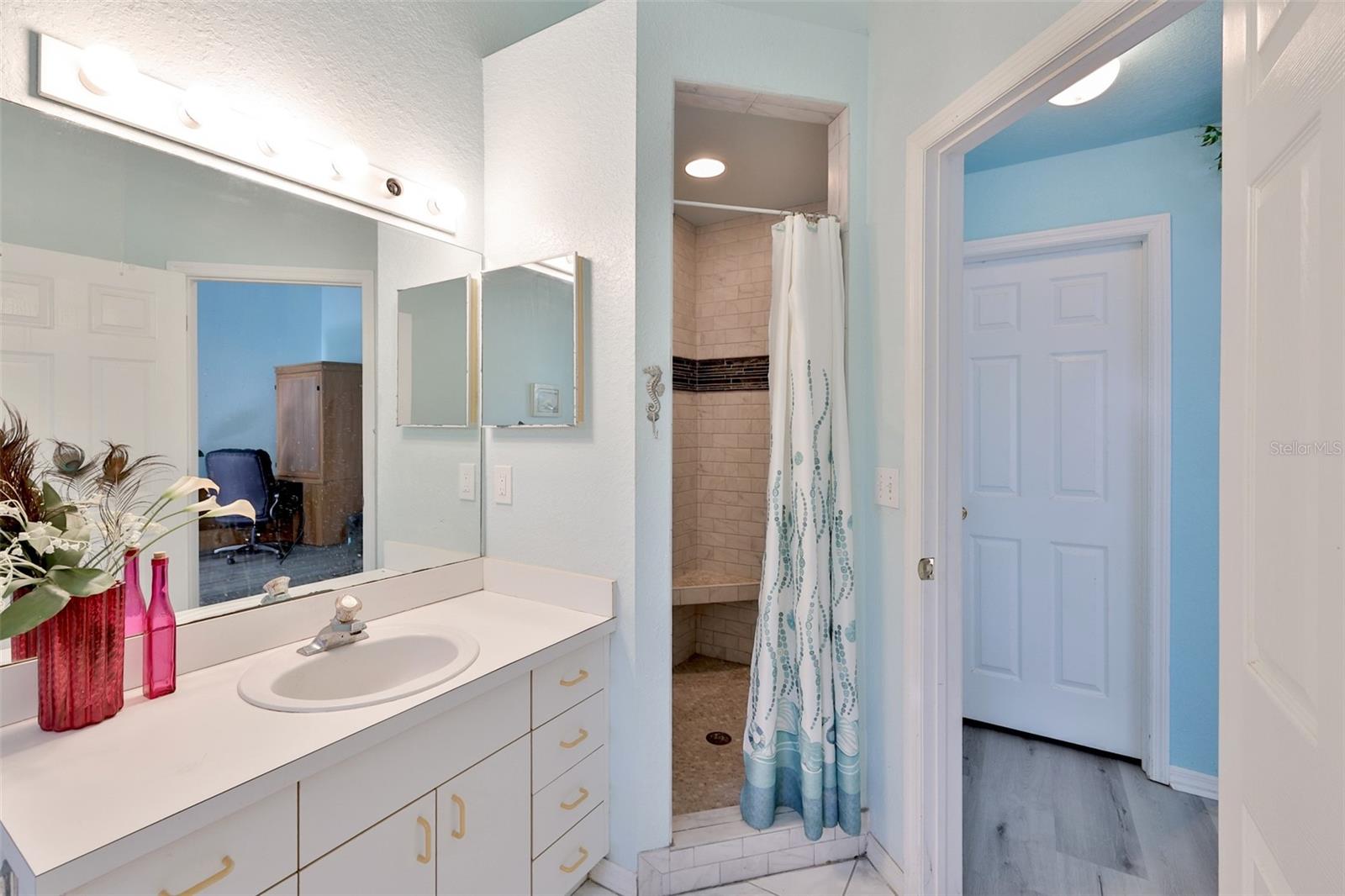 Image 38 of 48 For 6400 46th Avenue N 71