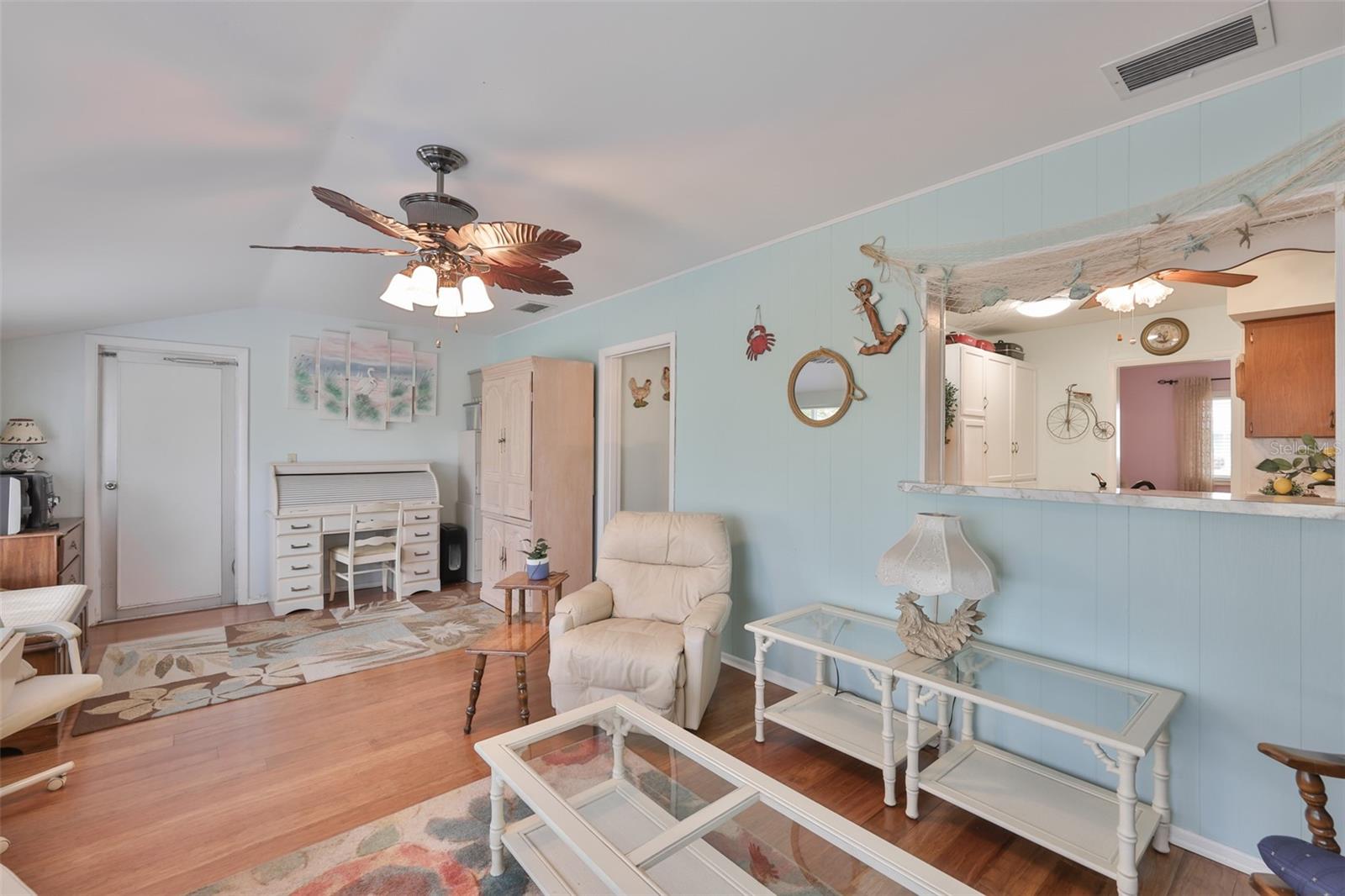 Image 11 of 21 For 608 La Jolla Avenue