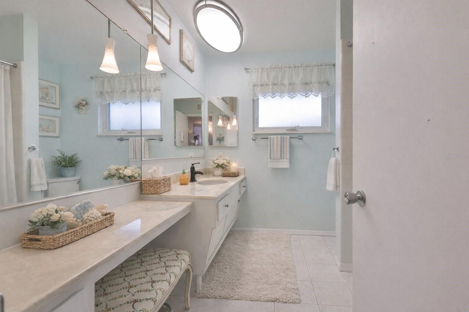 Image 19 of 21 For 608 La Jolla Avenue