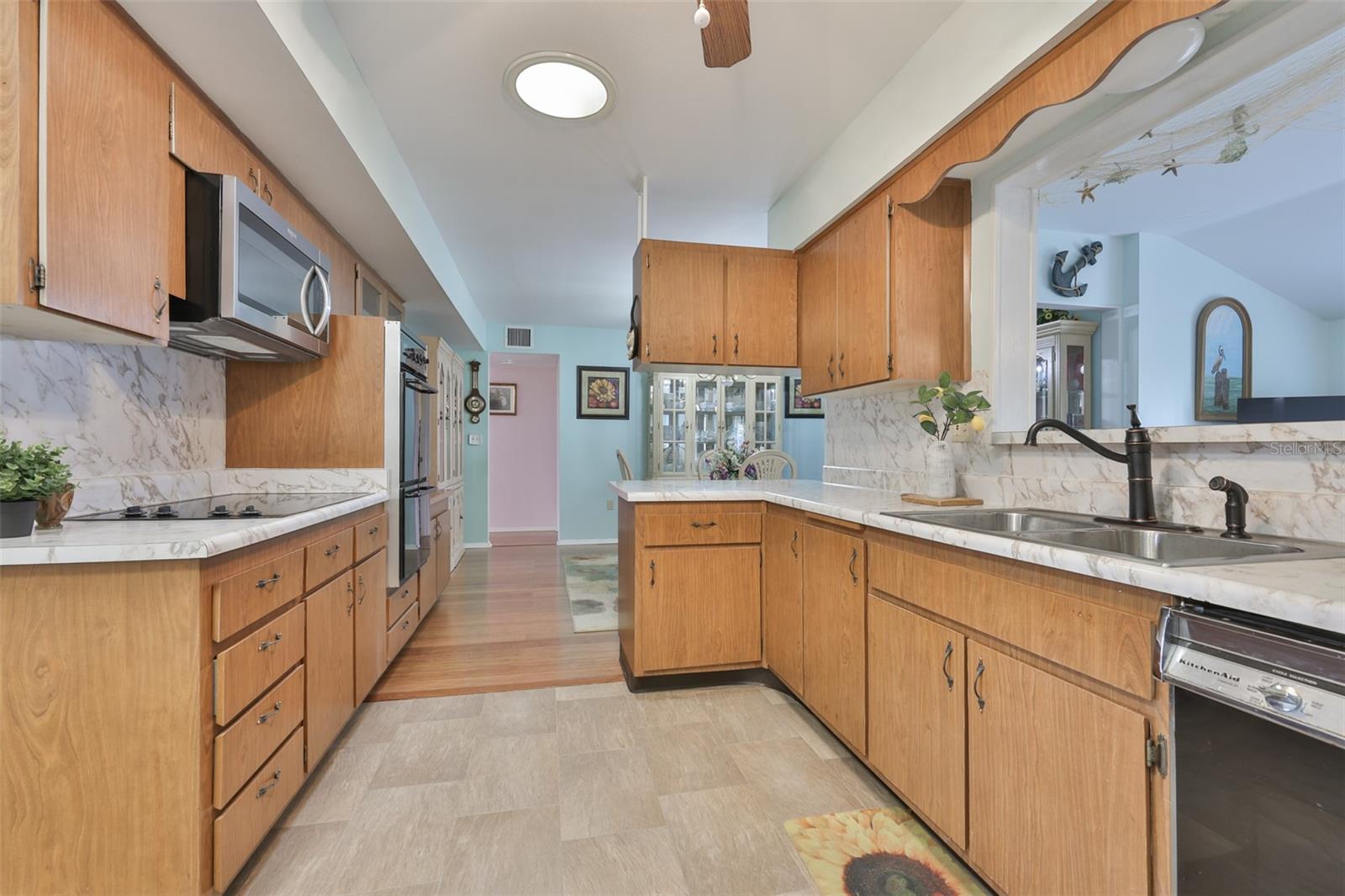 Image 8 of 21 For 608 La Jolla Avenue