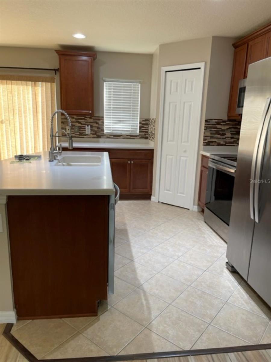 Image 8 of 22 For 2950 Willowleaf Lane