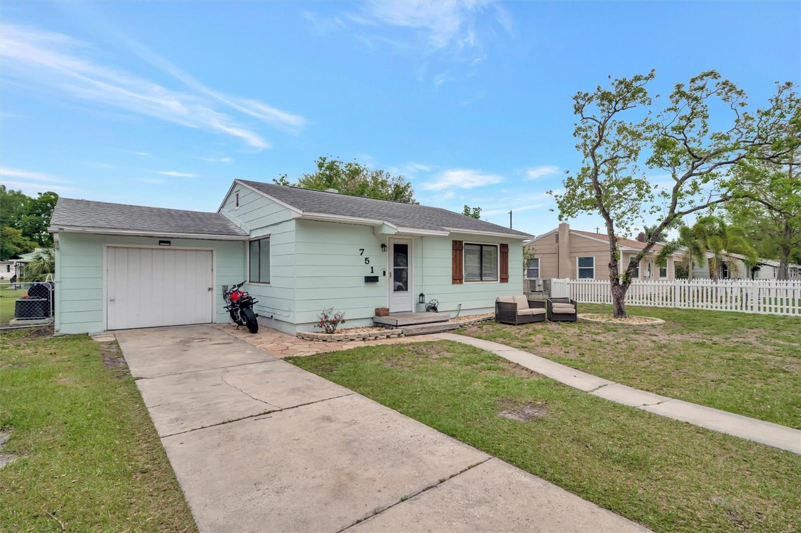 Image 10 of 17 For 751 53rd Avenue N