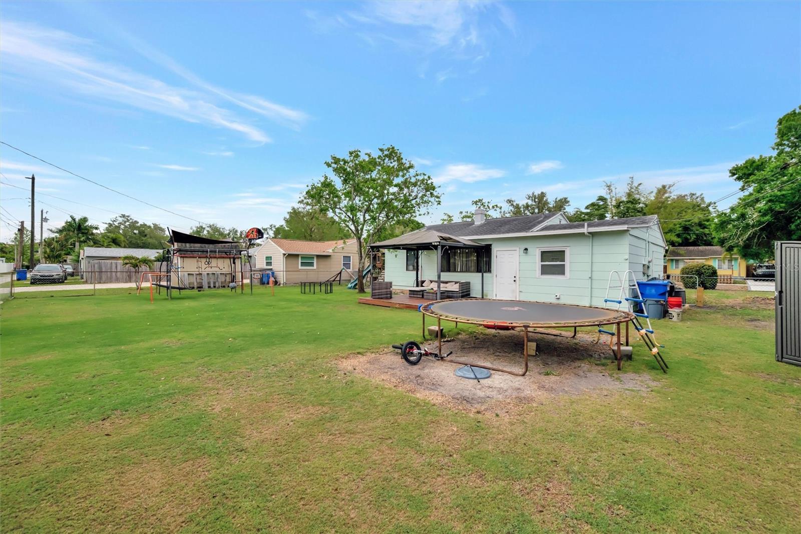 Image 12 of 17 For 751 53rd Avenue N