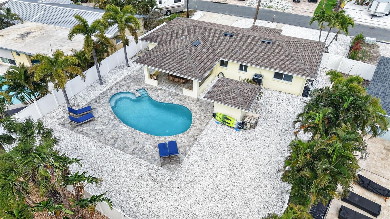 Image 3 of 39 For 517 39th Avenue