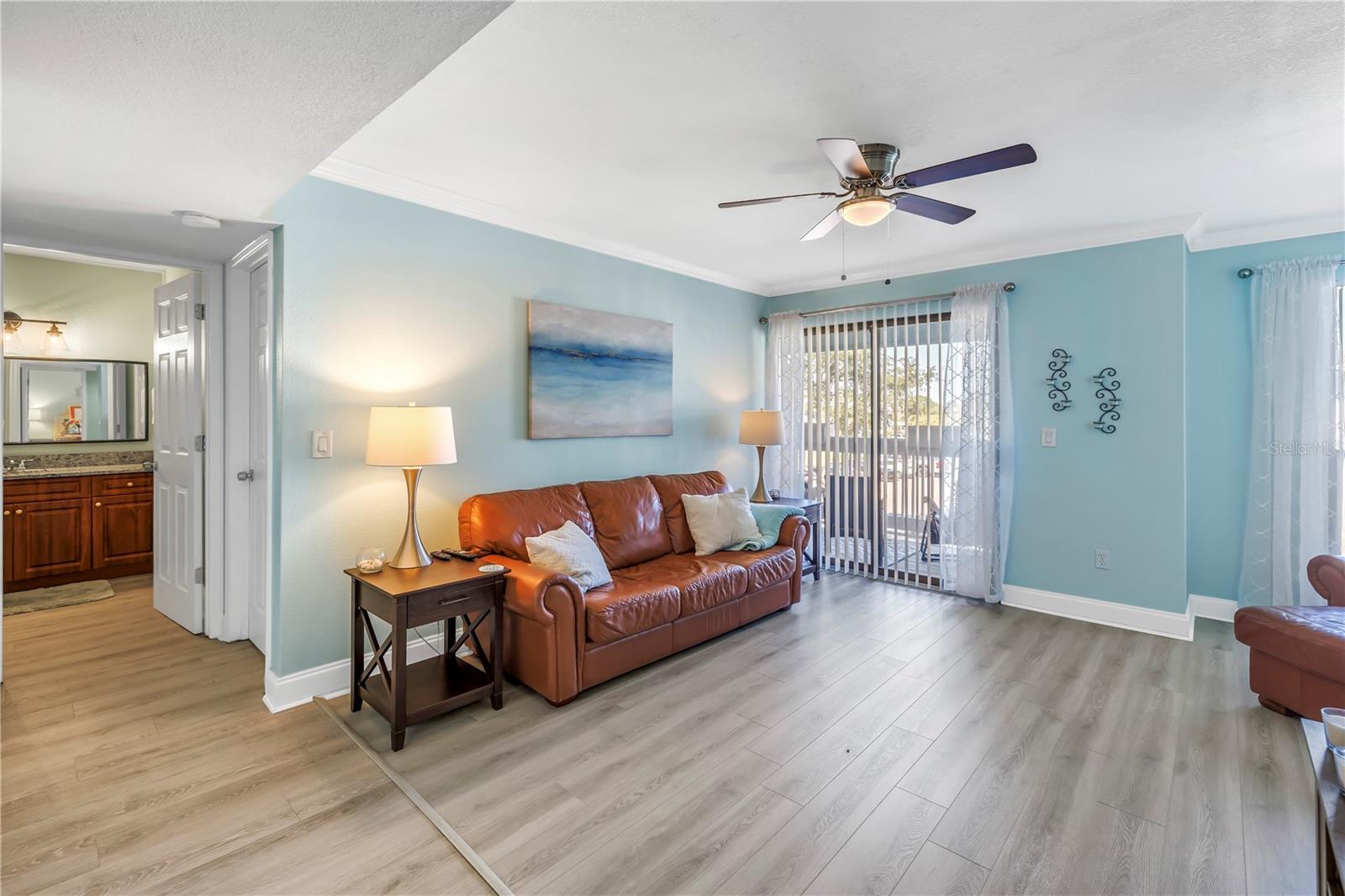 Listing photo id 0 for 455 Alt 19 S 266