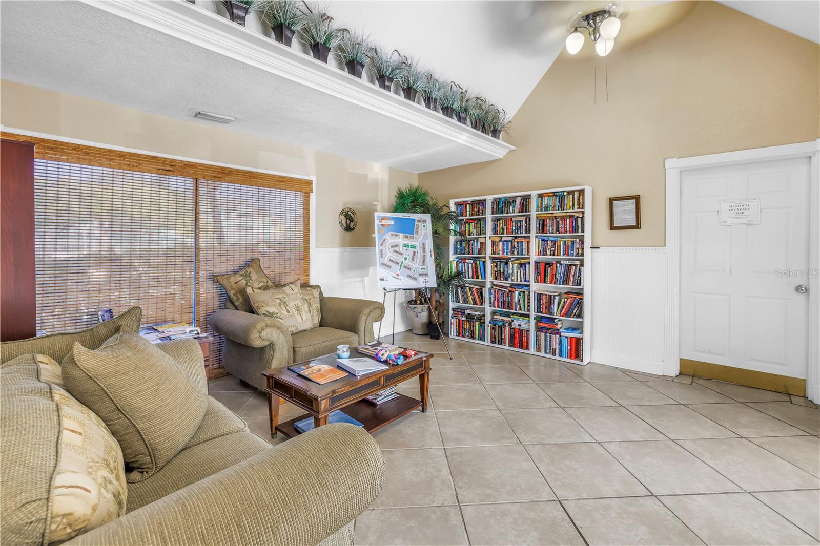 Listing photo id 18 for 455 Alt 19 S 266