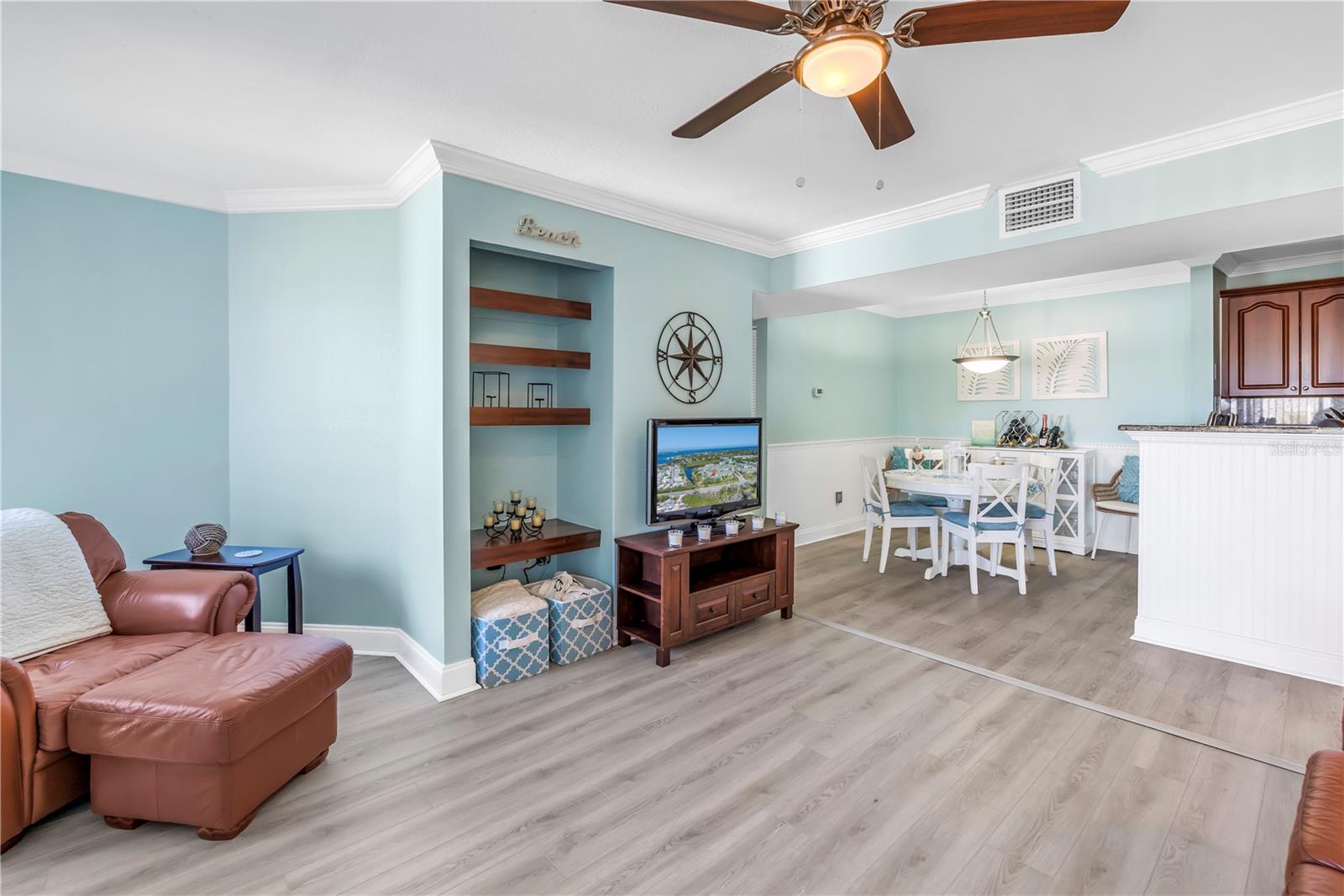 Listing photo id 1 for 455 Alt 19 S 266