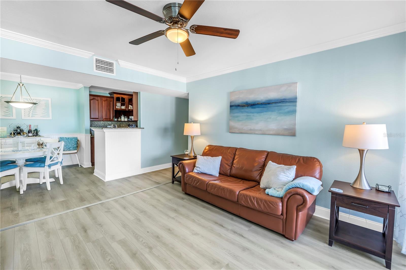 Listing photo id 3 for 455 Alt 19 S 266