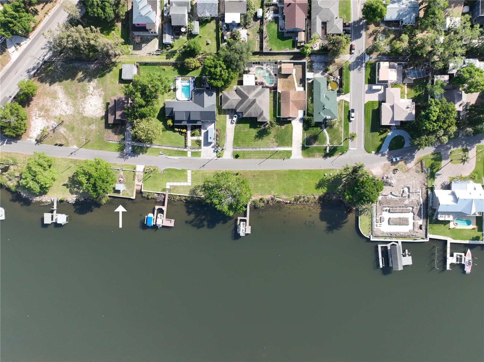 Listing photo id 0 for 2515 Riverside Drive