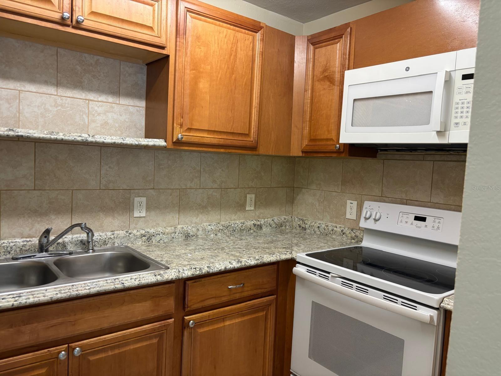 Listing photo id 8 for 6747 Ralston Beach Circle