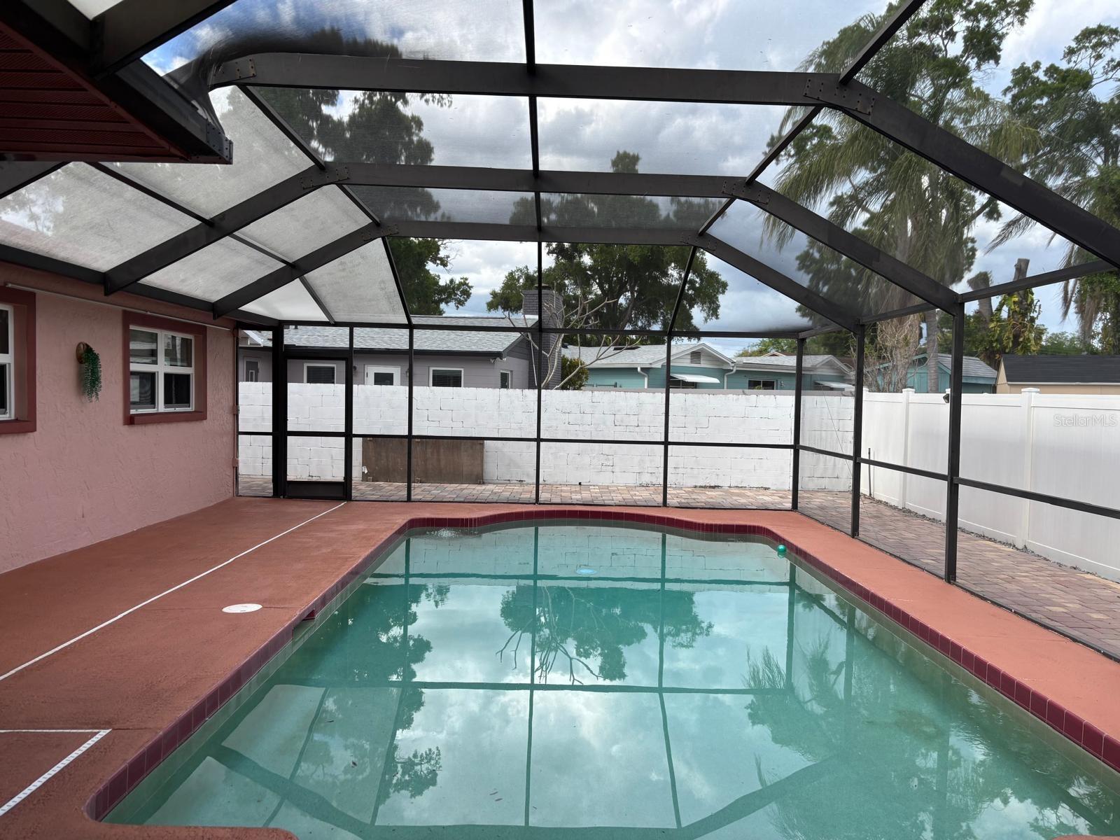 Listing photo id 13 for 6747 Ralston Beach Circle