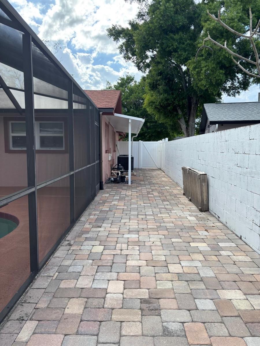 Listing photo id 15 for 6747 Ralston Beach Circle