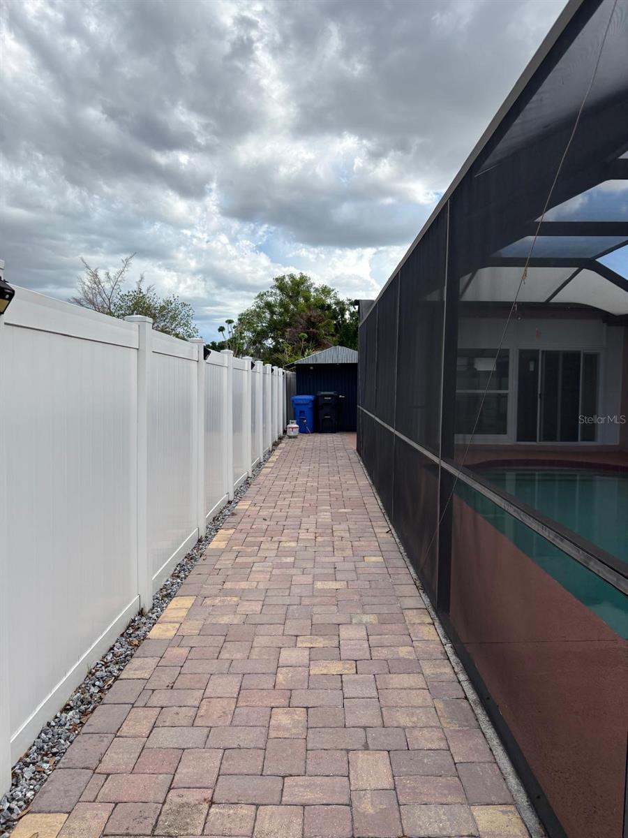 Listing photo id 16 for 6747 Ralston Beach Circle