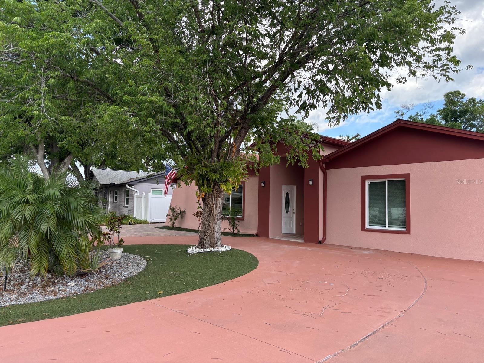 Listing photo id 1 for 6747 Ralston Beach Circle