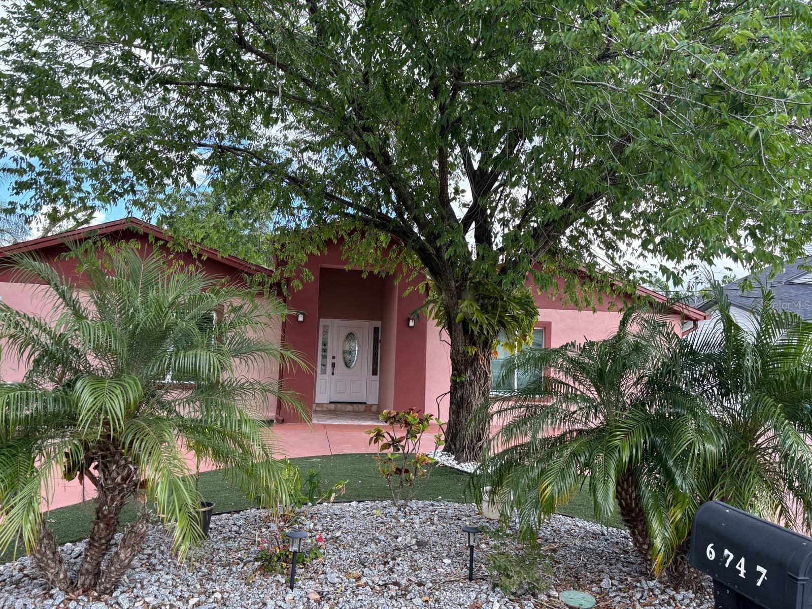 Listing photo id 2 for 6747 Ralston Beach Circle