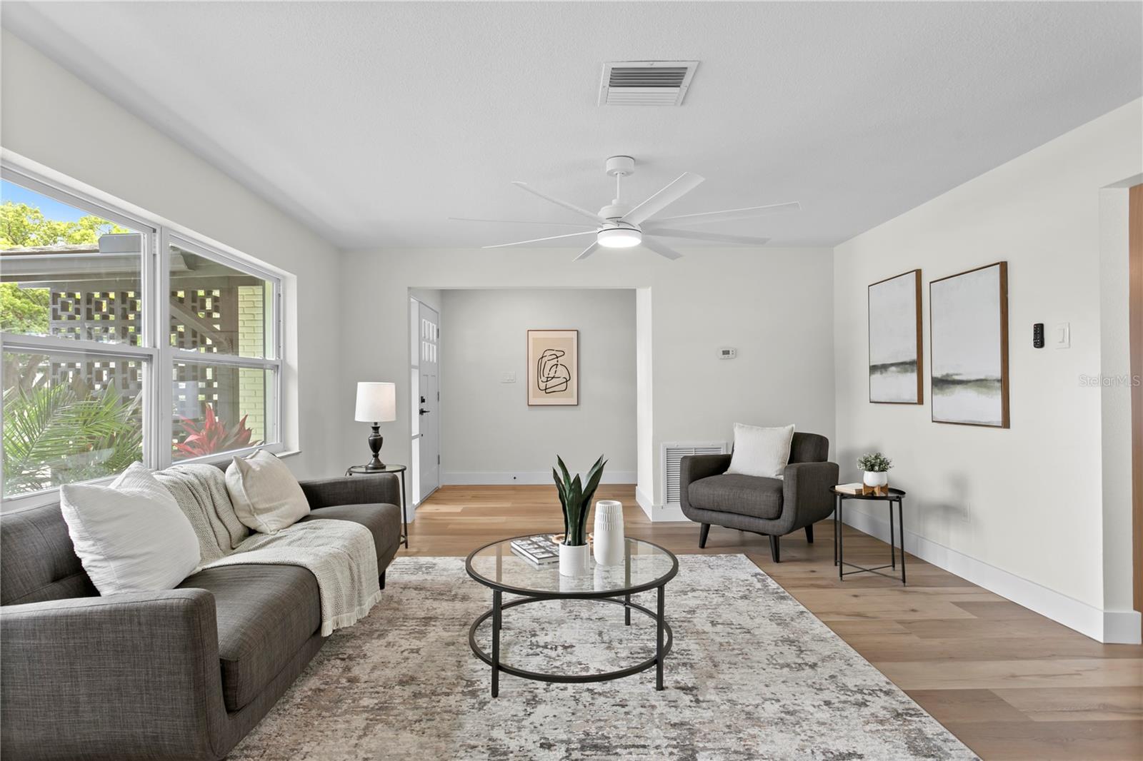 Listing photo id 9 for 1664 Whitewood Drive