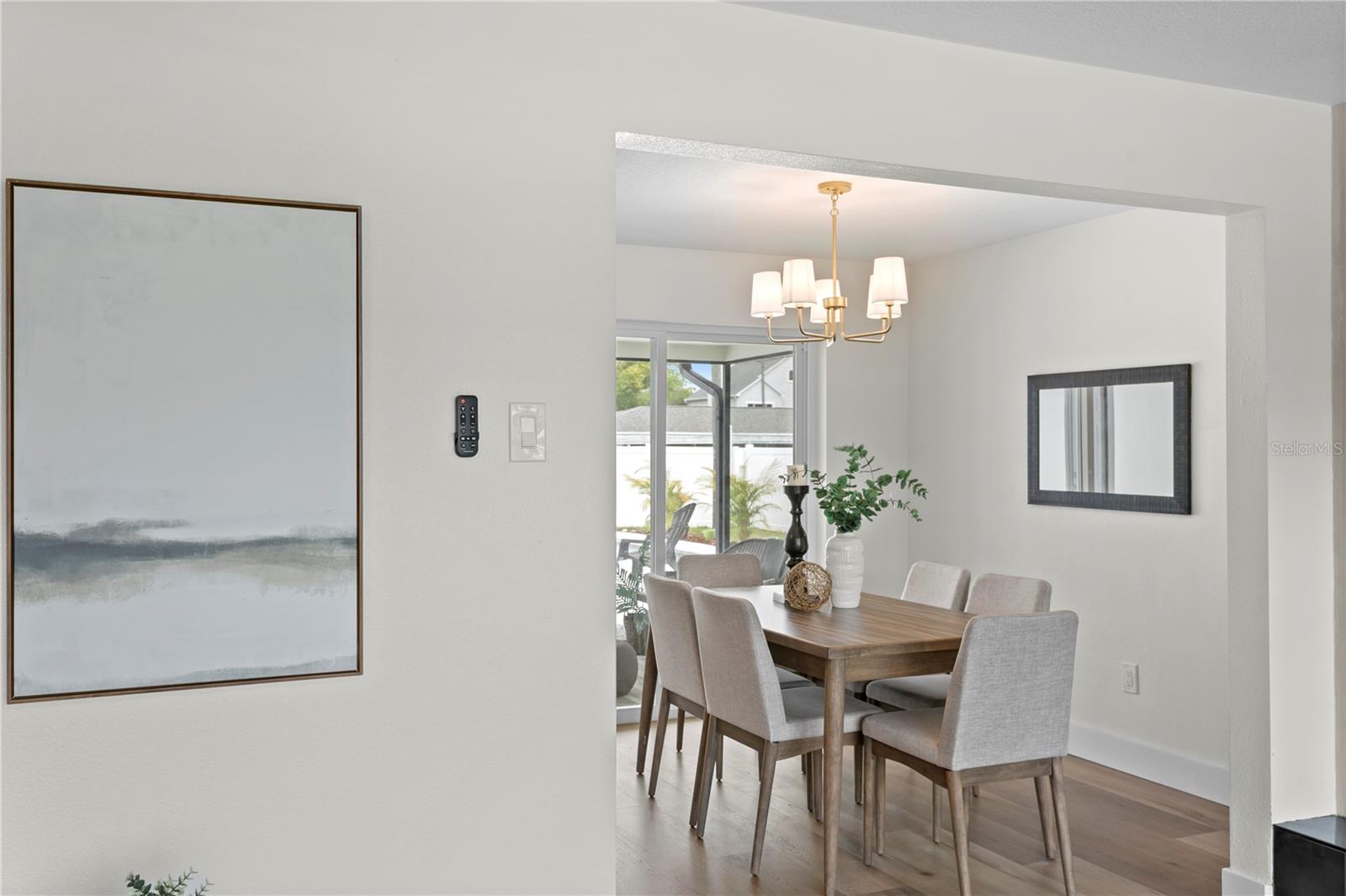 Listing photo id 11 for 1664 Whitewood Drive