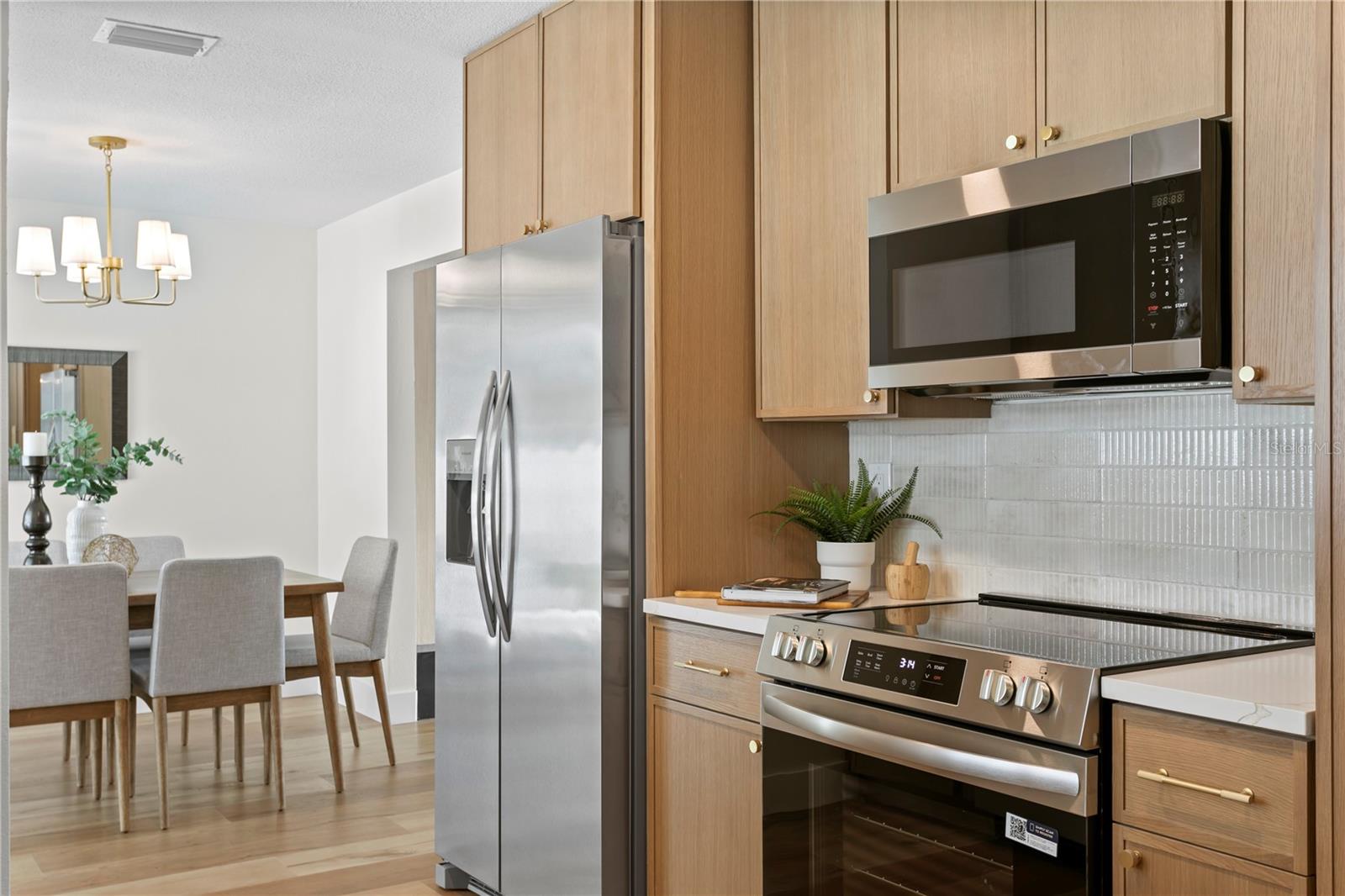 Listing photo id 15 for 1664 Whitewood Drive