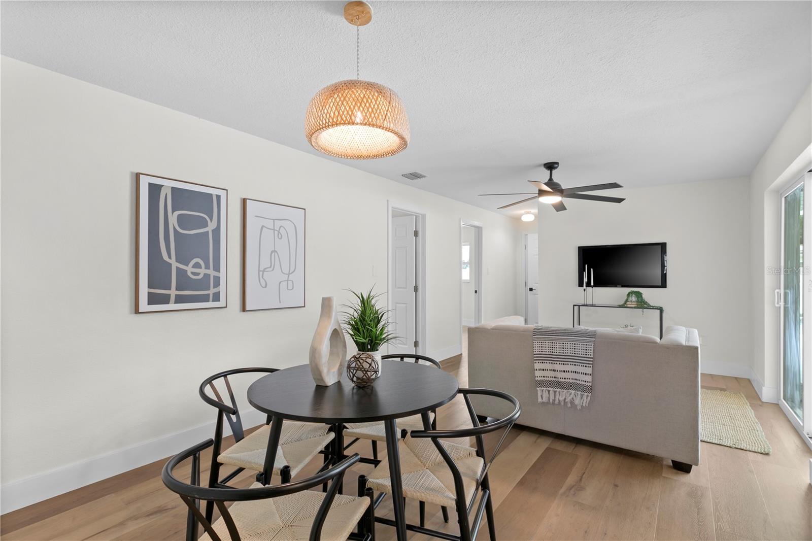 Listing photo id 19 for 1664 Whitewood Drive