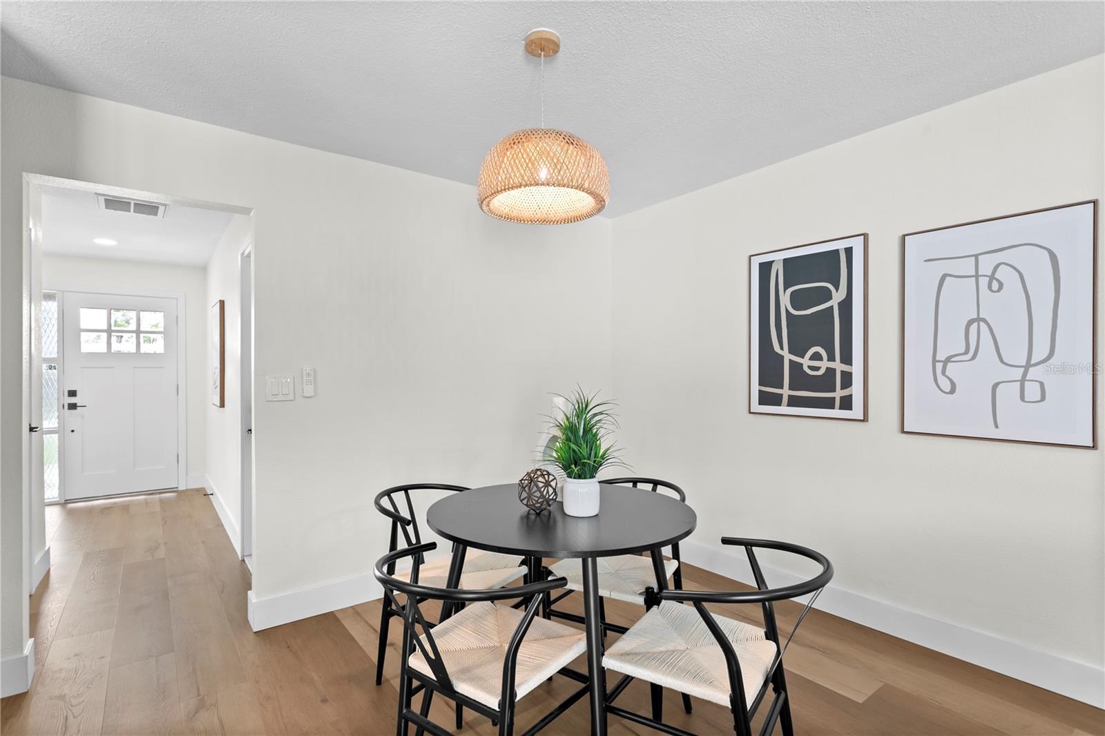 Listing photo id 20 for 1664 Whitewood Drive