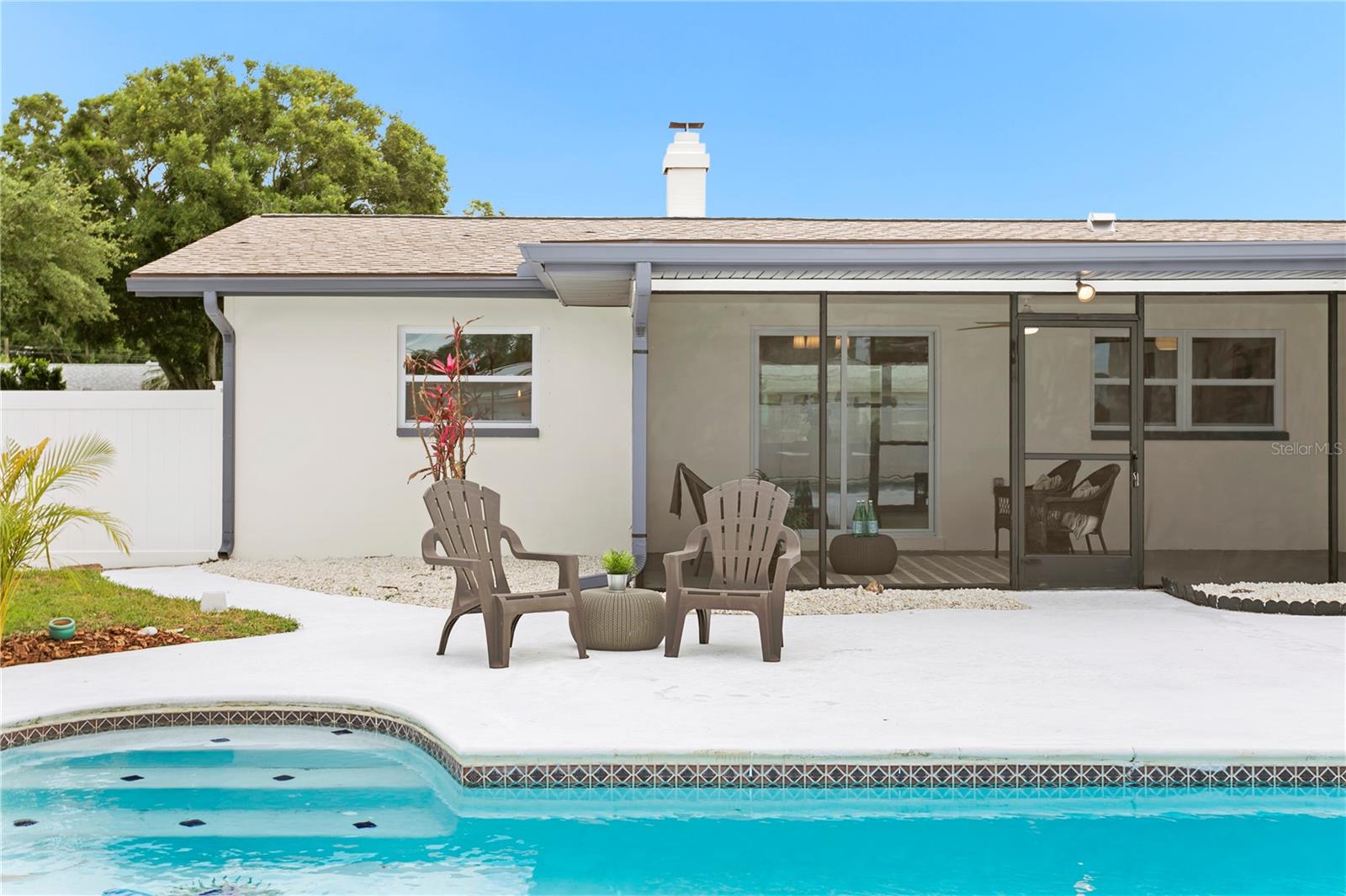 Listing photo id 41 for 1664 Whitewood Drive