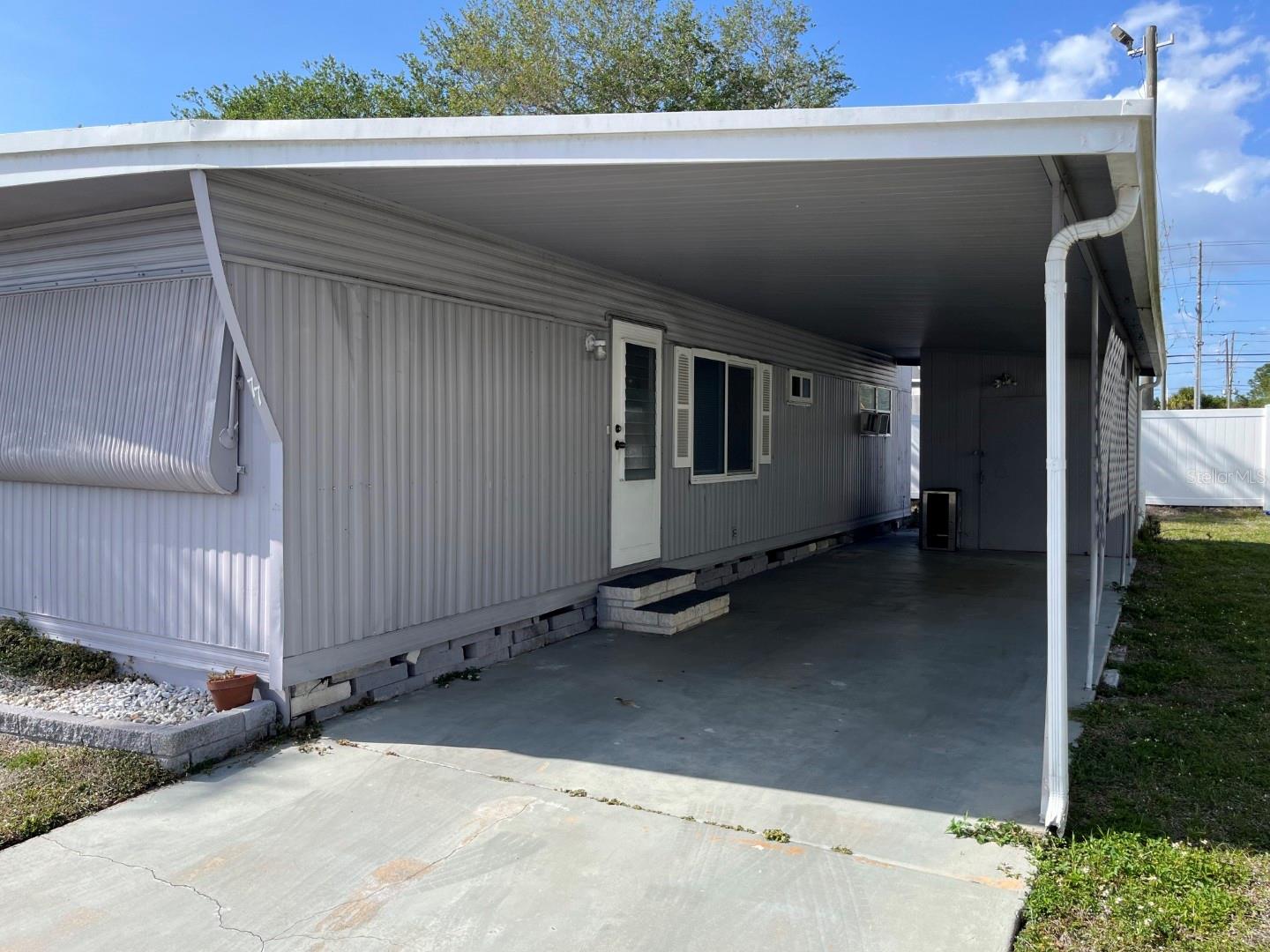 Image 2 of 13 For 2505 Bay Drive 77