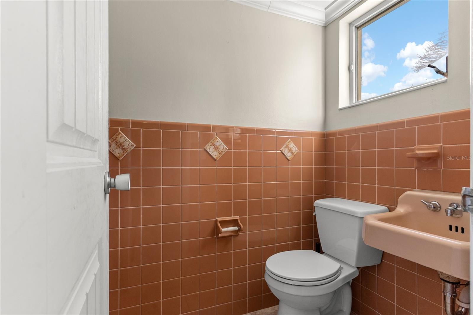 Image 17 of 47 For 7887 9th Avenue S