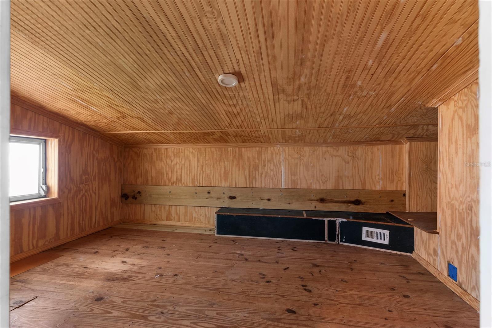 Image 29 of 47 For 7887 9th Avenue S