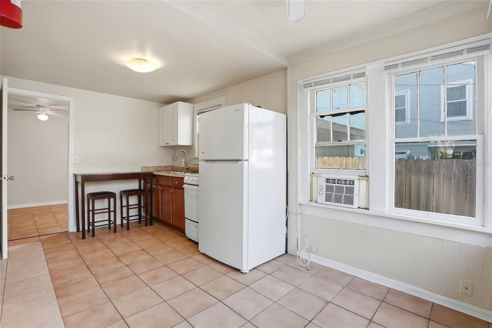 Image 6 of 18 For 725 8th Street N 1